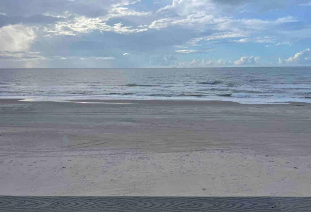 Surfside Beachfront Luxe Kültér fotó